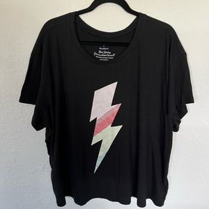 Torrid LIGHTNING BOLT RELAXED FIT BLACK CROP CREW TEE